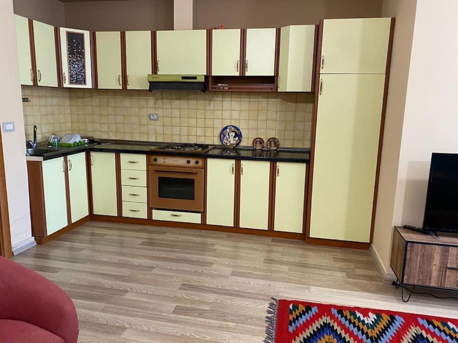 *Heart Of New Bazaar 1 Bed Apt* Apartment Tirana Bagian luar foto